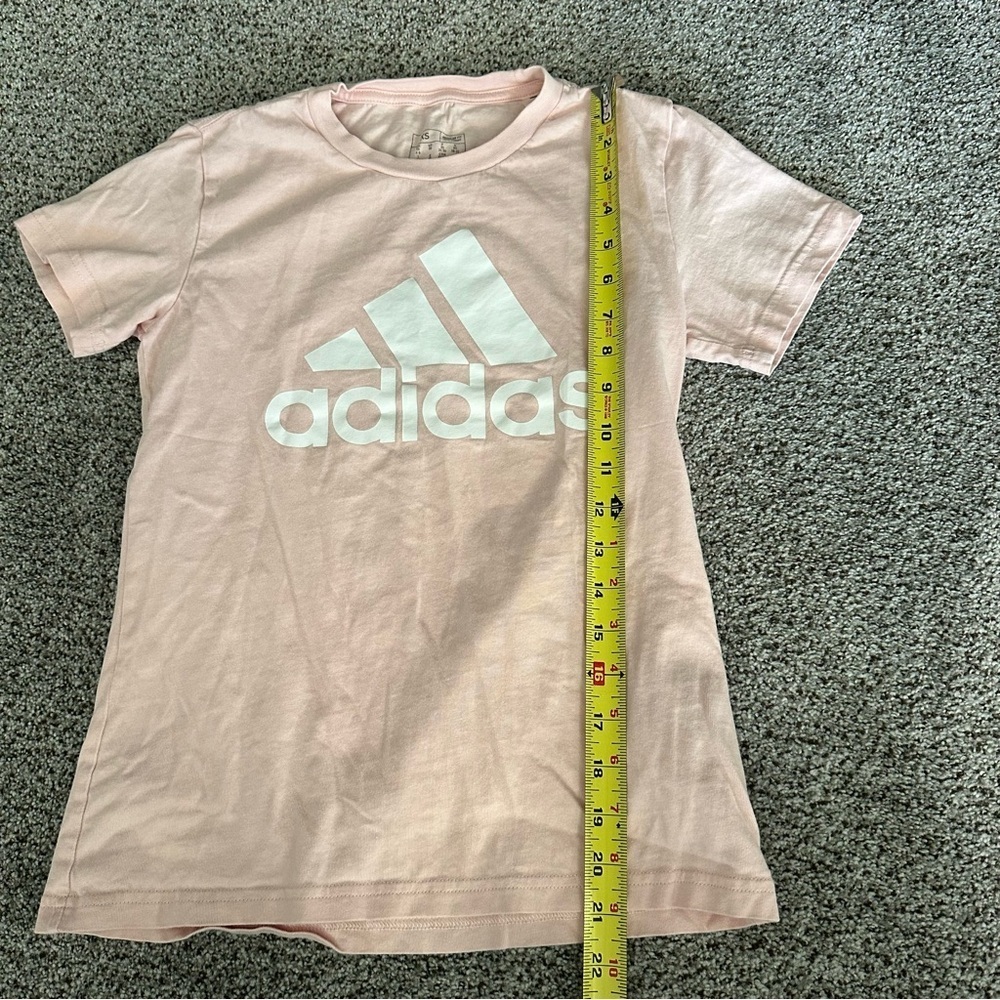 ADIDAS XS Light Pink White Big Logo Tee Shirt Tee R $25 - Picture 9 of 9